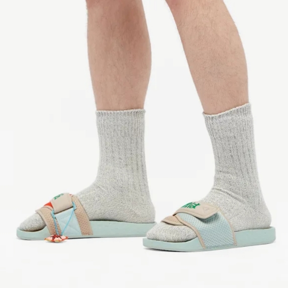 NWT Unisex Adidas x Pharrell Williams Chancletas HU Slides - Picture 3 of 12